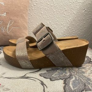 Bjorndal ladies Daisy sandal worn once, size 7 EUC